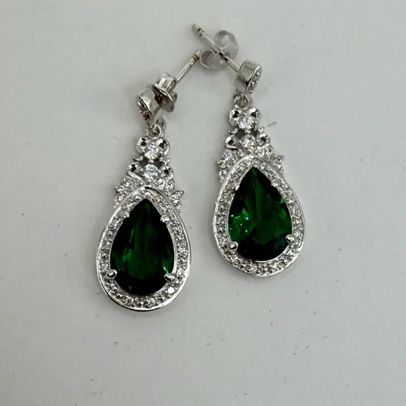 NWT Simulated Emerald, Simulated Diamond Earrings in Silvertone 6.20 ctw NW Box - Picture 10 of 13